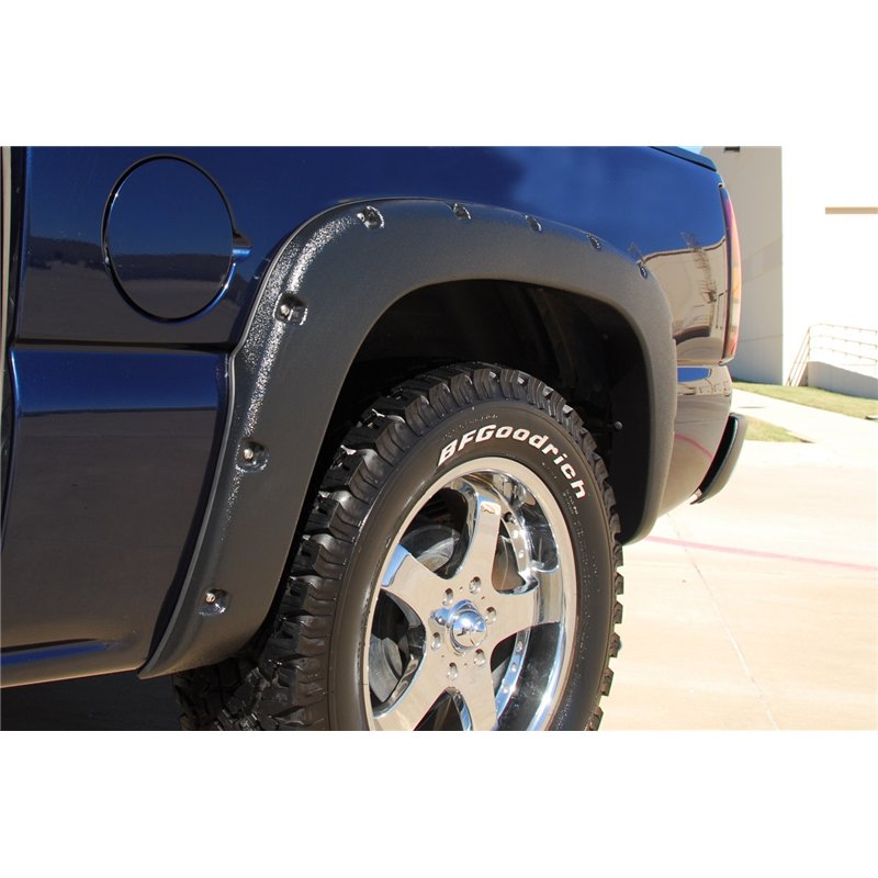 Lund | Rivet Style Fender Flare Set - Chevrolet / GMC 2000-2007