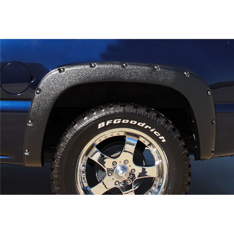 Lund | Rivet Style Fender Flare Set - Chevrolet / GMC 2000-2007
