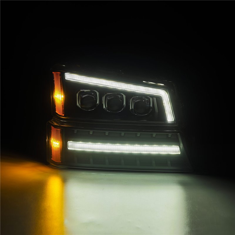 AlphaRex | Projector Headlights Black - Avalanche 1500 / Silverado 1500 2002-2006