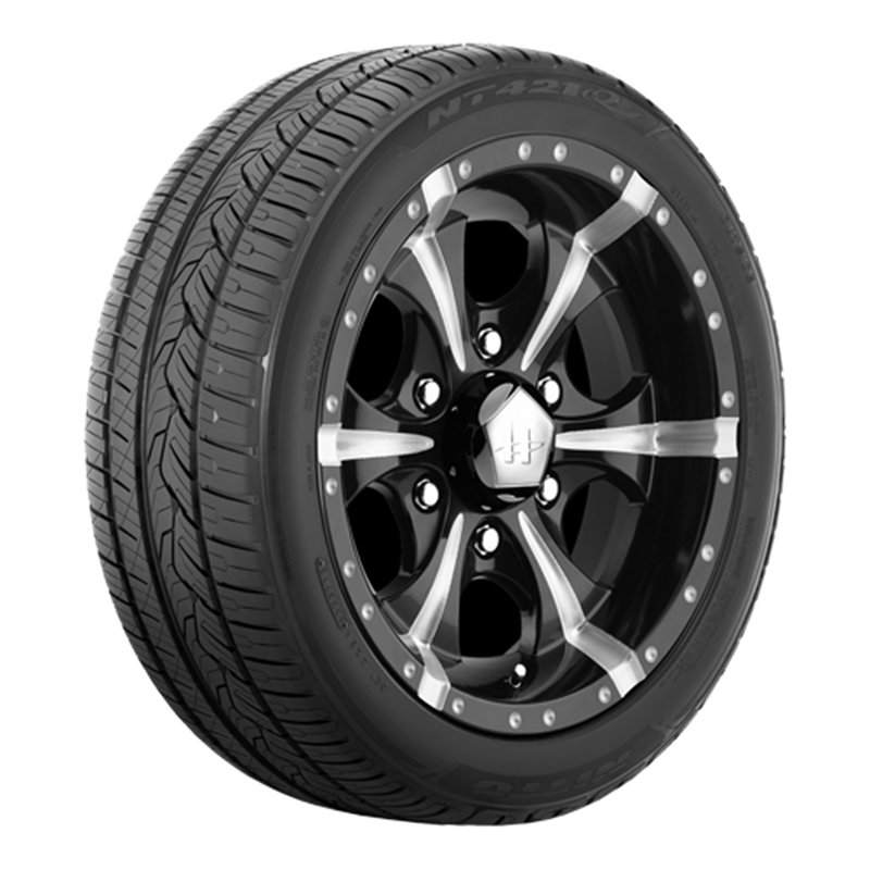 Nitto | NT-421Q 235/60R18 107W W - 4 Seasons