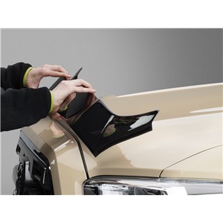 WeatherTech | Low Profile Aerodynamic Hood Protector - Sierra 1500 / Classic / 2500 HD 2000-2007