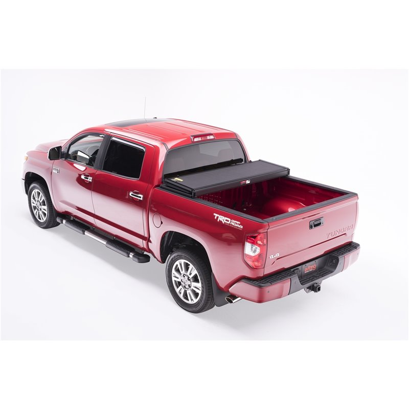 Extang | Solid Fold 2.0 Tonneau Cover - Tundra 4.0L / 4.6L / 5.7L 2014-2021