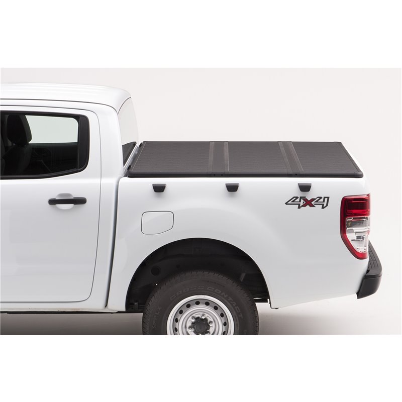 Extang | Solid Fold 2.0 Tonneau Cover - Frontier / Equator 2005-2021
