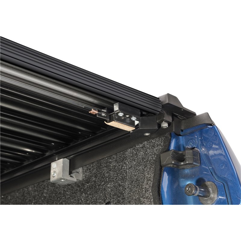 Retrax | Retrax IX Tonneau Cover - Silverado / Sierra 1500  2014-2018