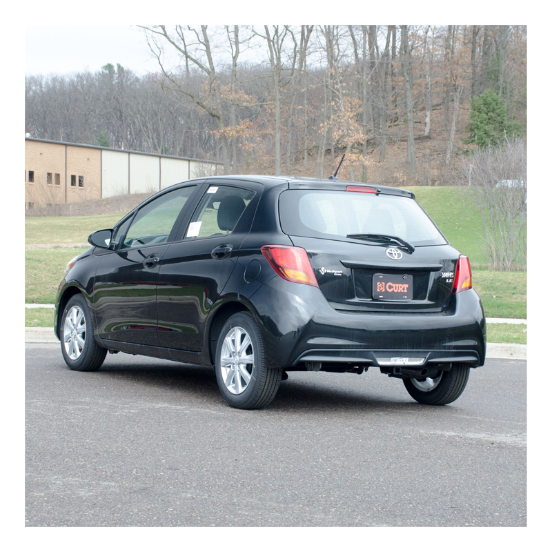 CURT | Class 1 Trailer Hitch, 1-1/4" Receiver - Yaris 1.5L 2007-2019