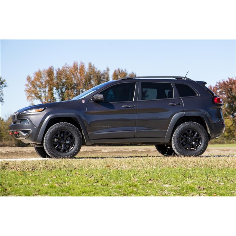 Rough Country | Suspension Lift Kit - Cherokee 2.0T / 2.4L / 3.2L 2014-2022