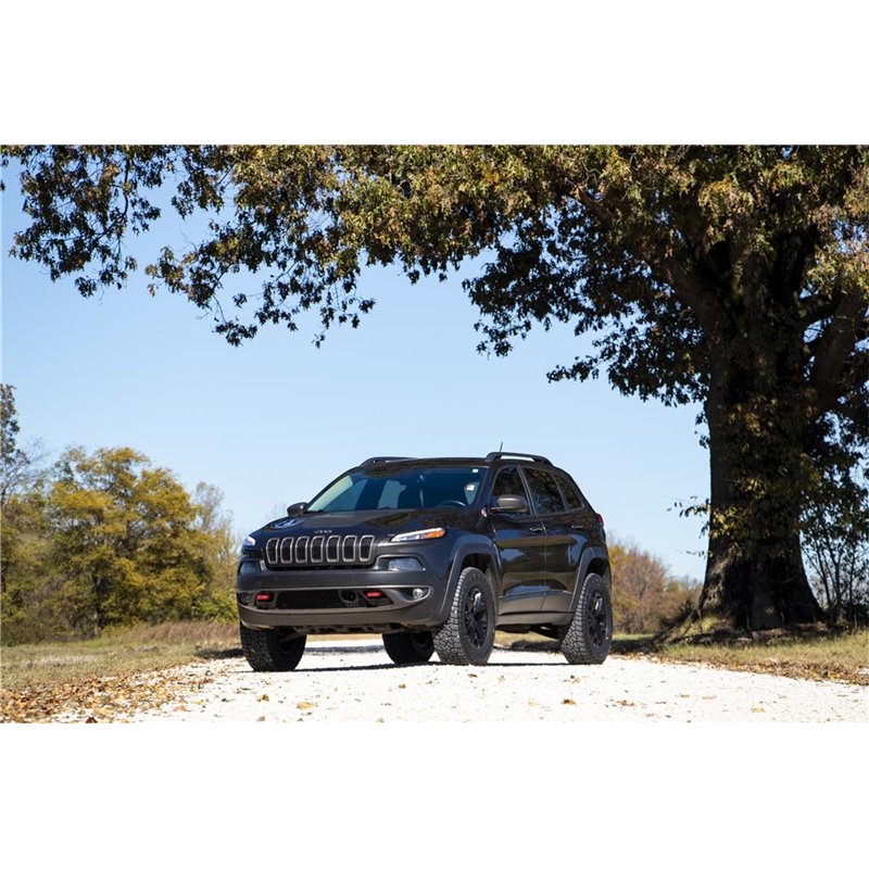 Rough Country | Suspension Lift Kit - Cherokee 2.0T / 2.4L / 3.2L 2014-2022